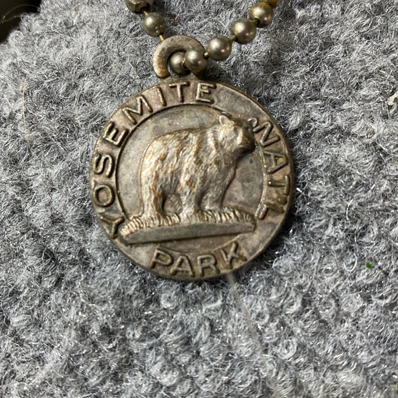 Bates and Klinke stamped silver yosemite natl park key chain - Picture 1 of 2